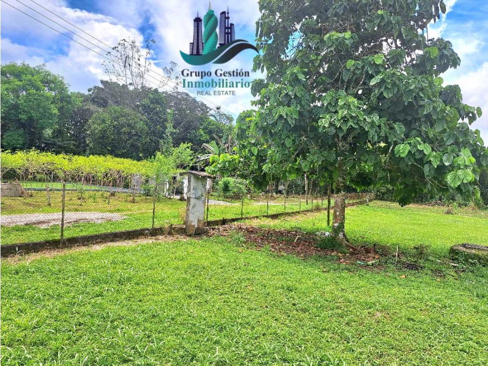 VENDO LOTE COMERCIAL.DE.4850MTS - 5