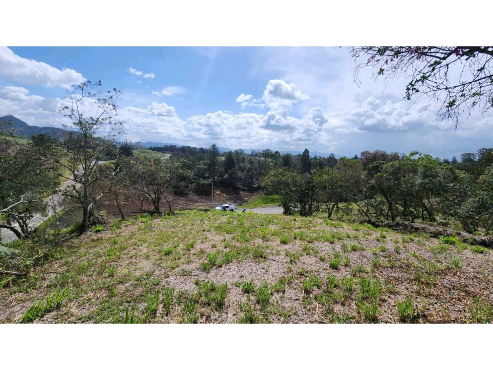 Vendo lote con precio de oportunidad sector El Canada