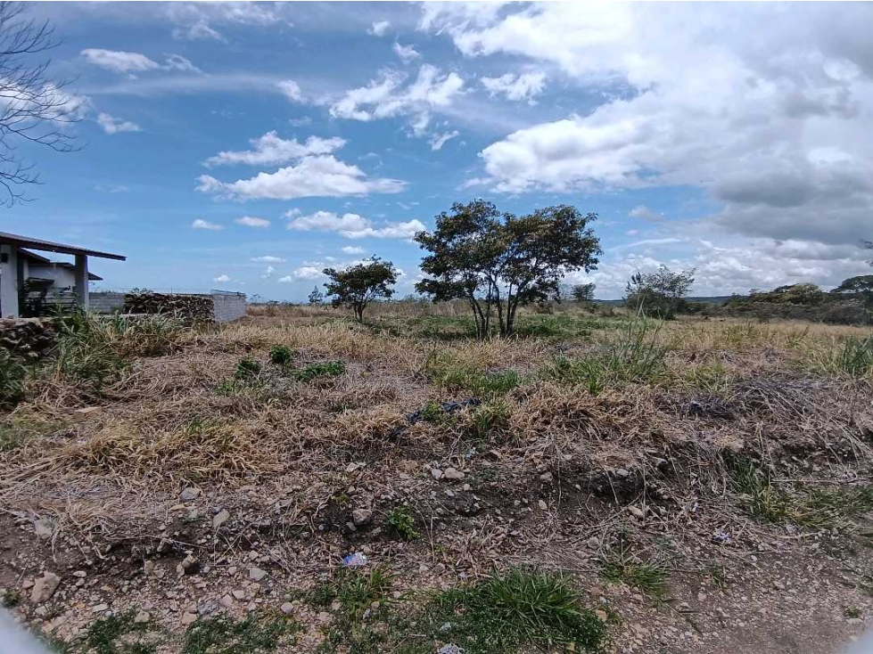 VENDO LOTE DE 3000MTS ALTO BOQUETE