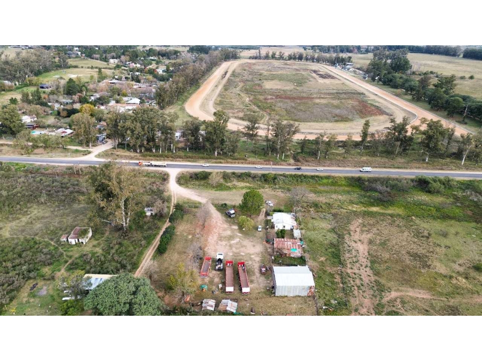 Vendo Lote de 4.200 m2 Con Casa, R 39 en Concepción Del Uruguay E R - 2