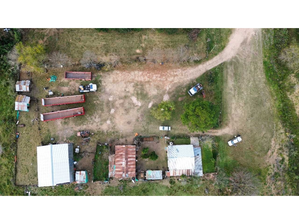 Vendo Lote de 4.200 m2 Con Casa, R 39 en Concepción Del Uruguay E R - 5