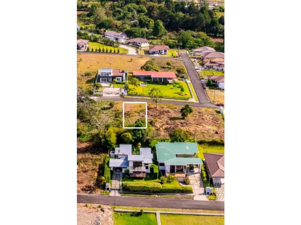 VENDO LOTE DE 800MTS Urbanizacion de Lujo en Alto.Boquete