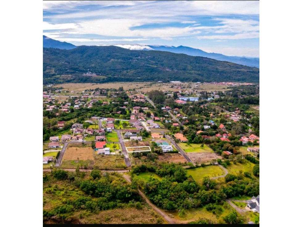 VENDO LOTE DE 800MTS Urbanizacion de Lujo en Alto.Boquete — foto 2