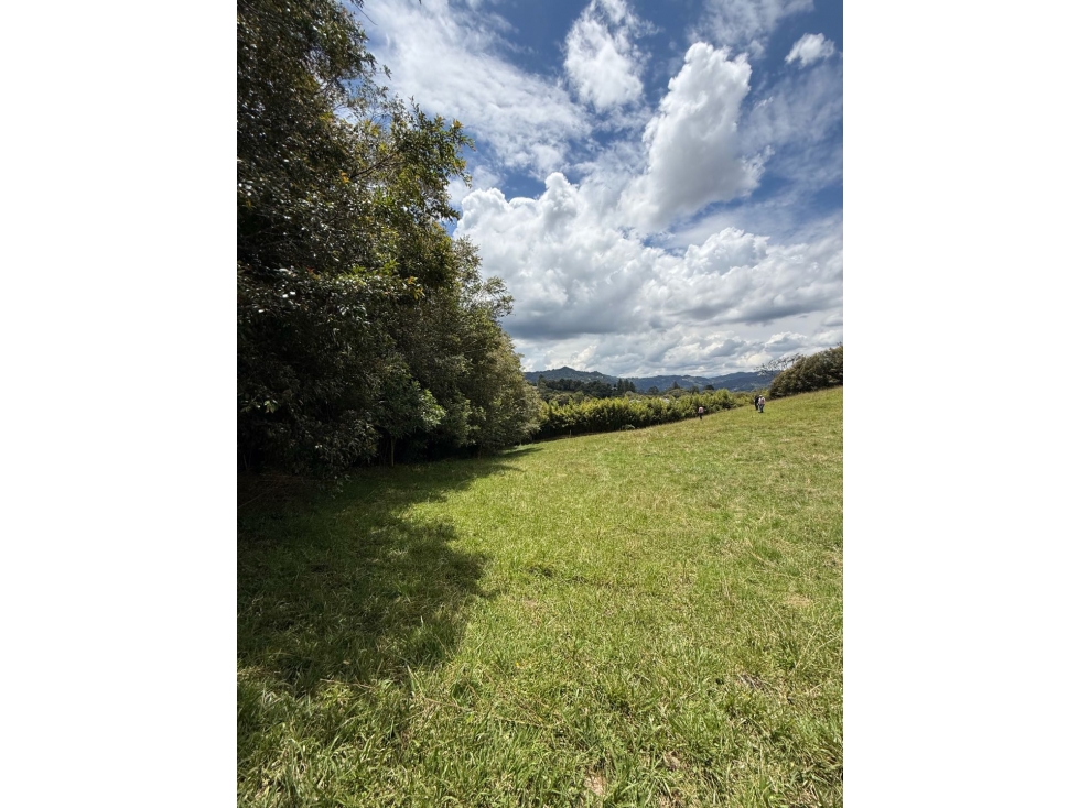 VENDO LOTE EL RETIRO EXCLUSIVO — foto 4