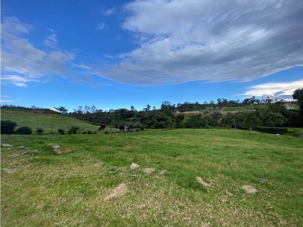 VENDO LOTE EN BRACAMONTE ALTO DE LAS PALMAS SECTOR LA ACUARELA — foto 3