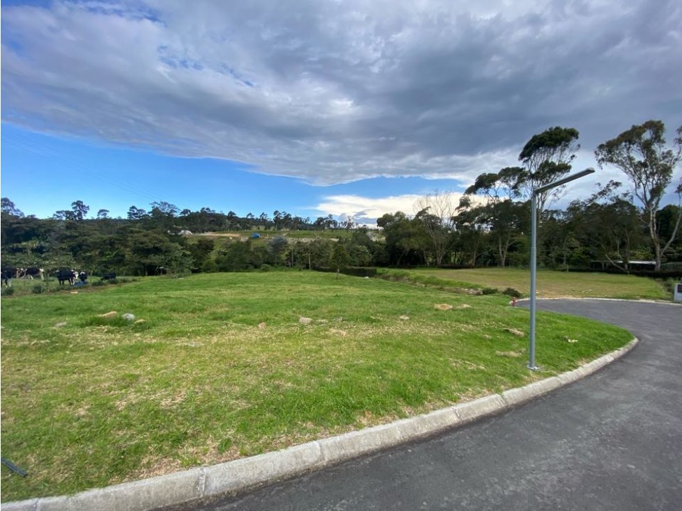 VENDO LOTE EN BRACAMONTE ALTO DE LAS PALMAS SECTOR LA ACUARELA — foto 5