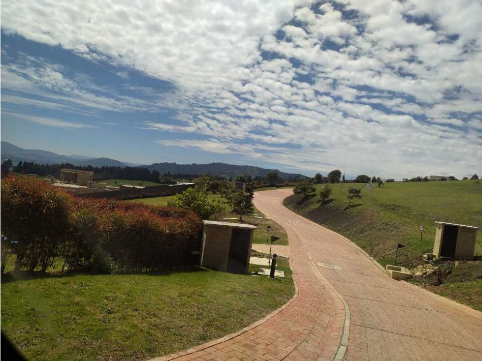 Vendo Lote en MontevioletaCLUB-Vía Yerbabonita-2.027Mtrs-YG - 2