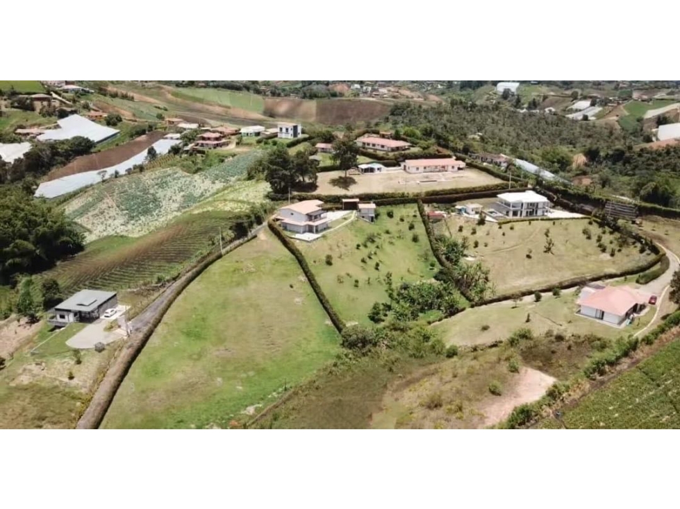VENDO LOTE EN MARINILLA ANTIOQUIA