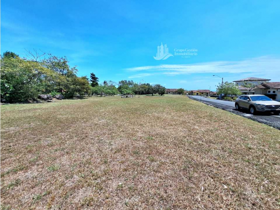 VENDO LOTE EN RESIDENCIAL CON GARITA DE SEGURIDAD — foto 3