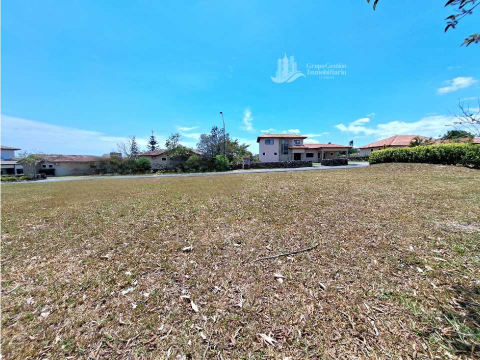VENDO LOTE EN RESIDENCIAL CON GARITA DE SEGURIDAD — foto 4