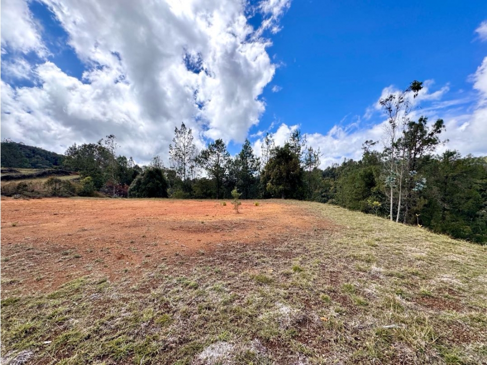 Vendo lote en San Sebastián de la Castellana Alto del Escobero
