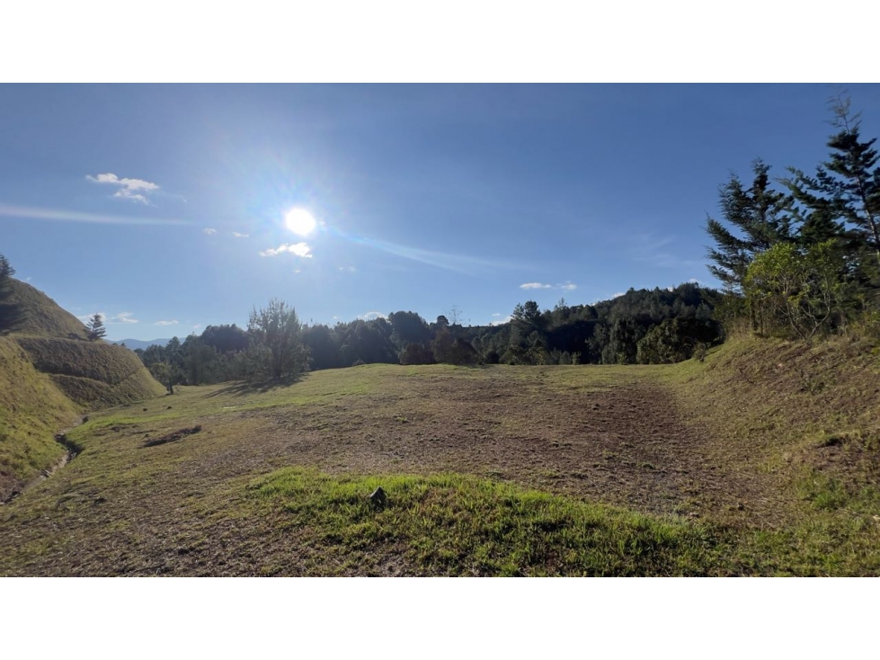 VENDO LOTE EN SENDEROS DE COMPOSTELA EL RETIRO