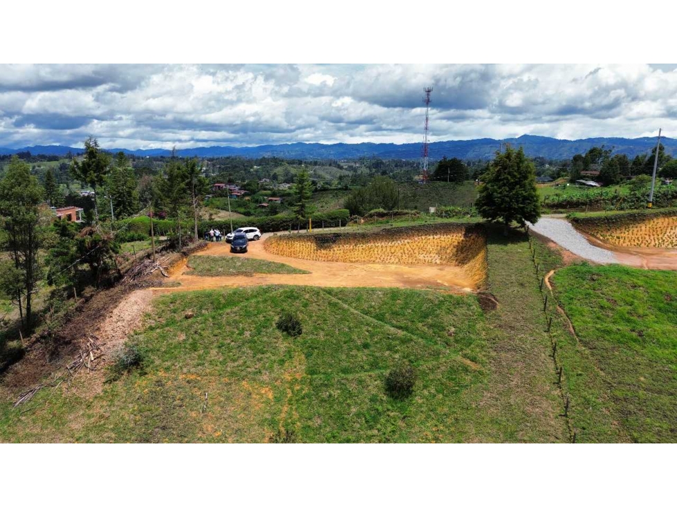 VENDO LOTE GUARNE PIEDRAS BLANCAS EN URBANIZACION - 1