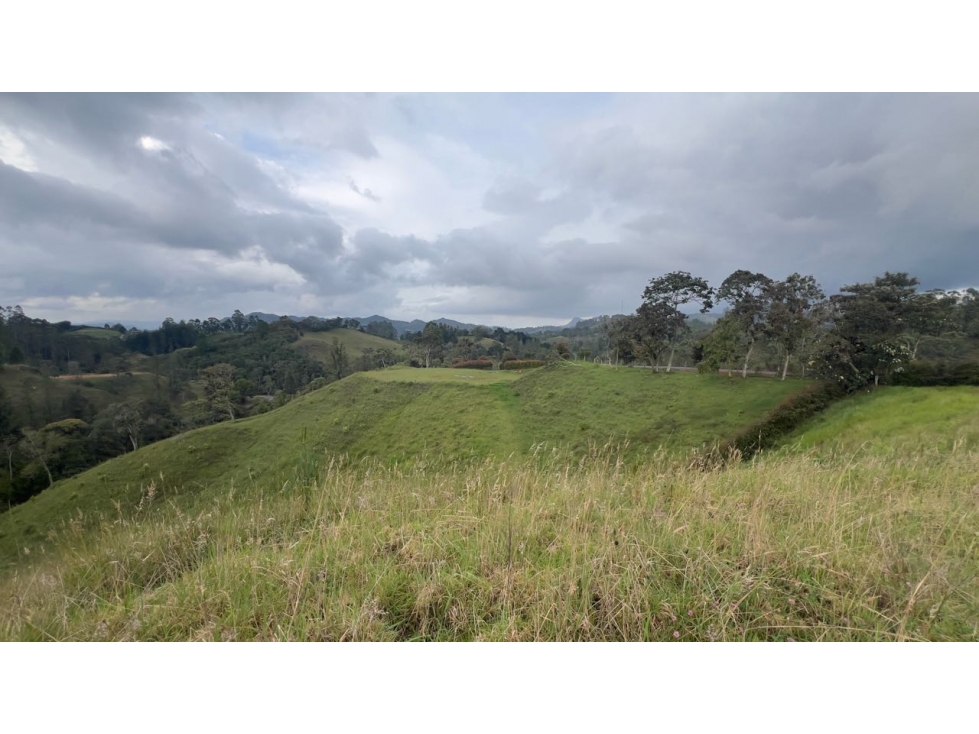 VENDO LOTE INDEPENDIENTE EN EL RETIRO AL LADO DE MONTESERENO Y CIMAZUL — foto 3