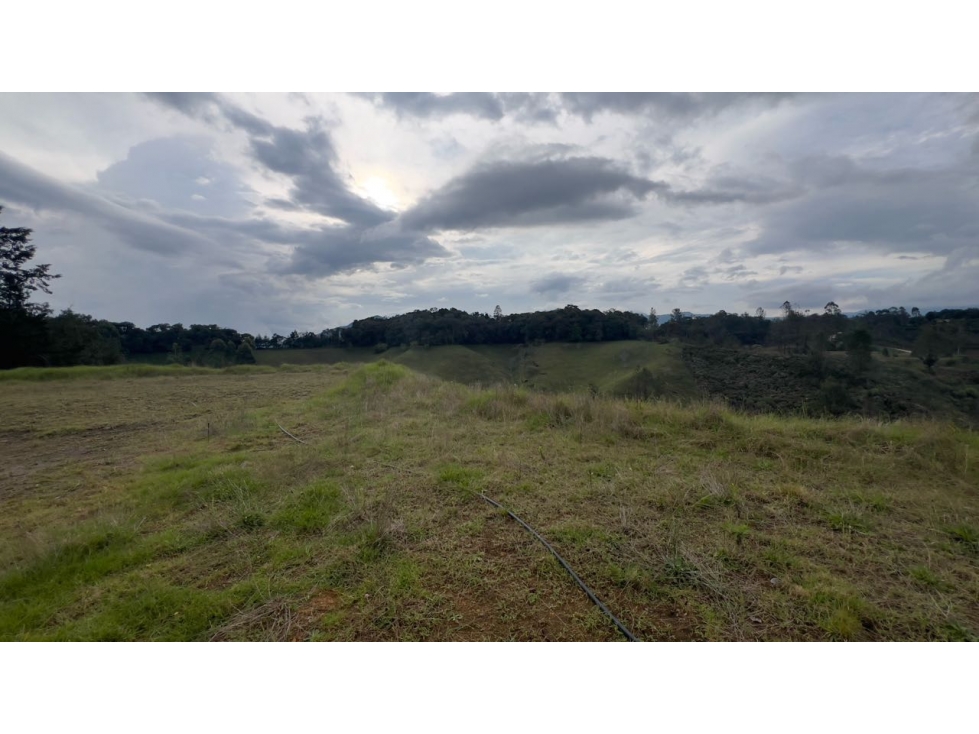 VENDO LOTE INDEPENDIENTE EN EL RETIRO AL LADO DE MONTESERENO Y CIMAZUL — foto 4