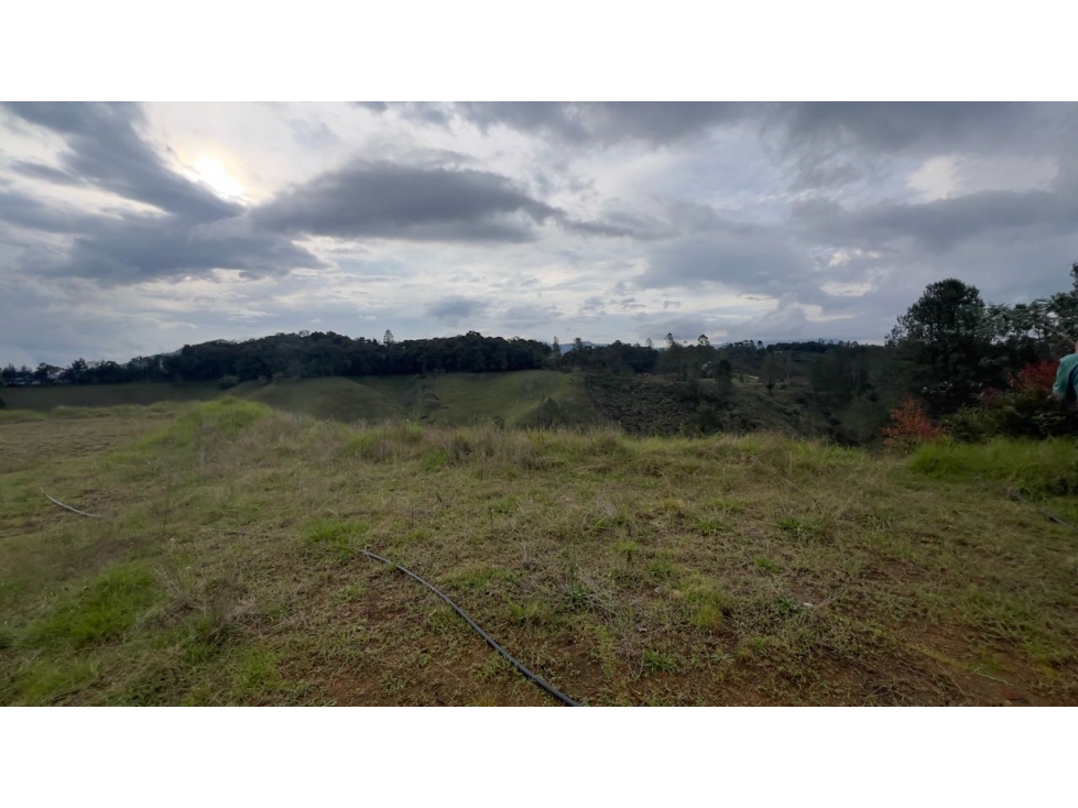 VENDO LOTE INDEPENDIENTE EN EL RETIRO AL LADO DE MONTESERENO Y CIMAZUL — foto 5