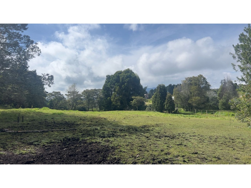 VENDO LOTE INDEPENDIENTE EN EL ALTO DE LAS PALMAS SECTOR ACUARELA