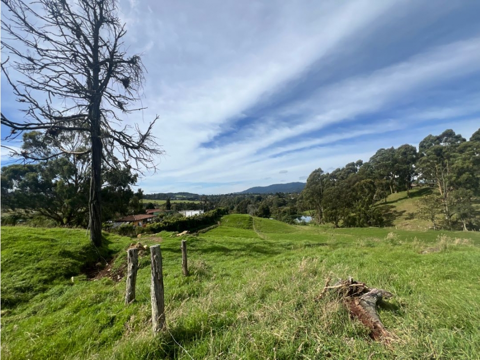 VENDO LOTE INDEPENDIENTE EN LA ACUARELA ALTO DE LAS PALMAS — foto 2