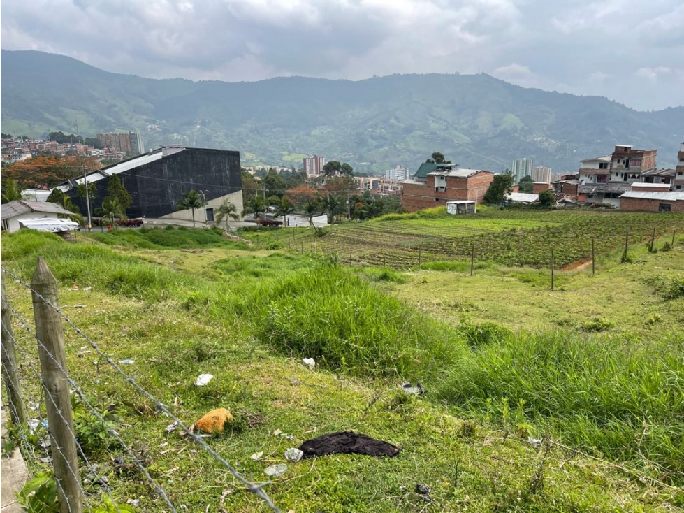 VENDO LOTE USOS MÚLTIPLES PARA DESARROLLAR MEDELLIN — foto 2