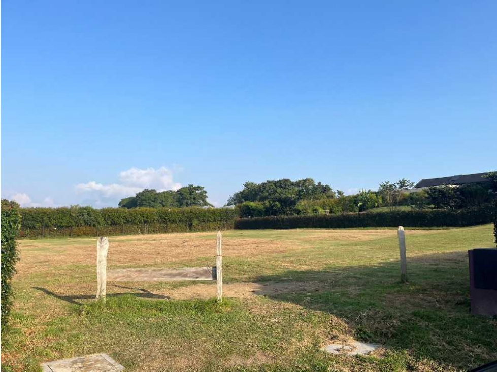 VENDO LOTE PARCELACION CERRADA LLANOGRANDE 1