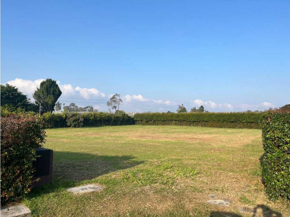 VENDO LOTE PARCELACION CERRADA LLANOGRANDE 2