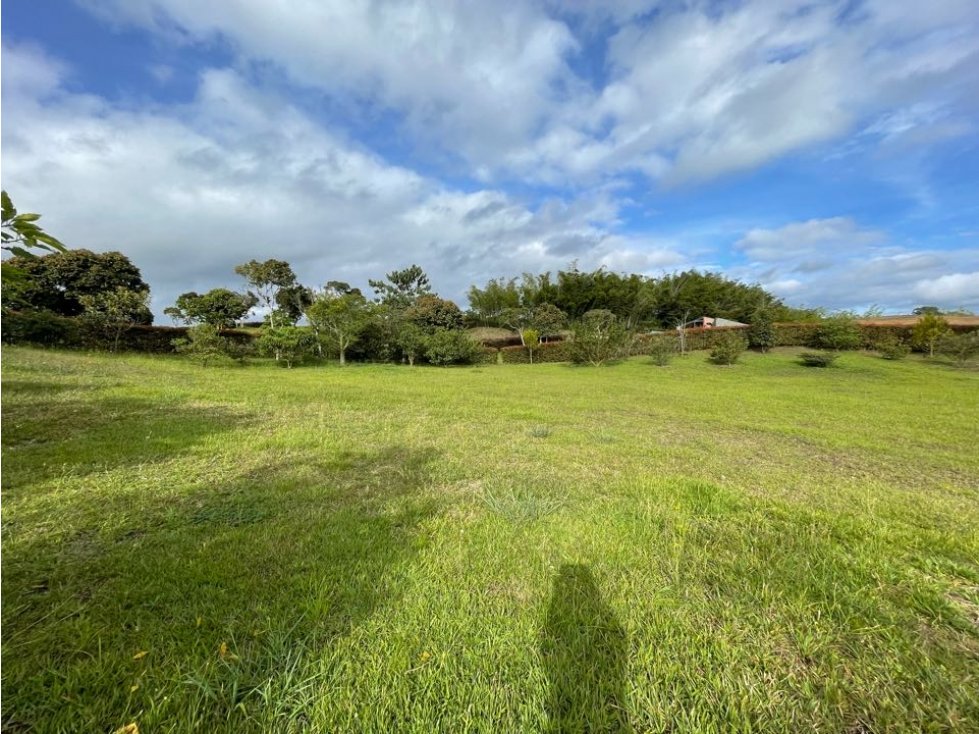 VENDO LOTE UNIDAD CERRADA CERCA AL CLUB LLANOGRANDE — foto 2