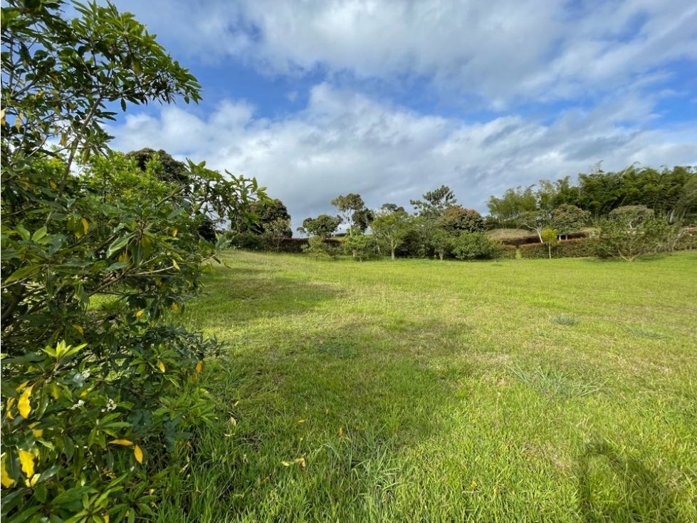 VENDO LOTE UNIDAD CERRADA CERCA AL CLUB LLANOGRANDE — foto 3
