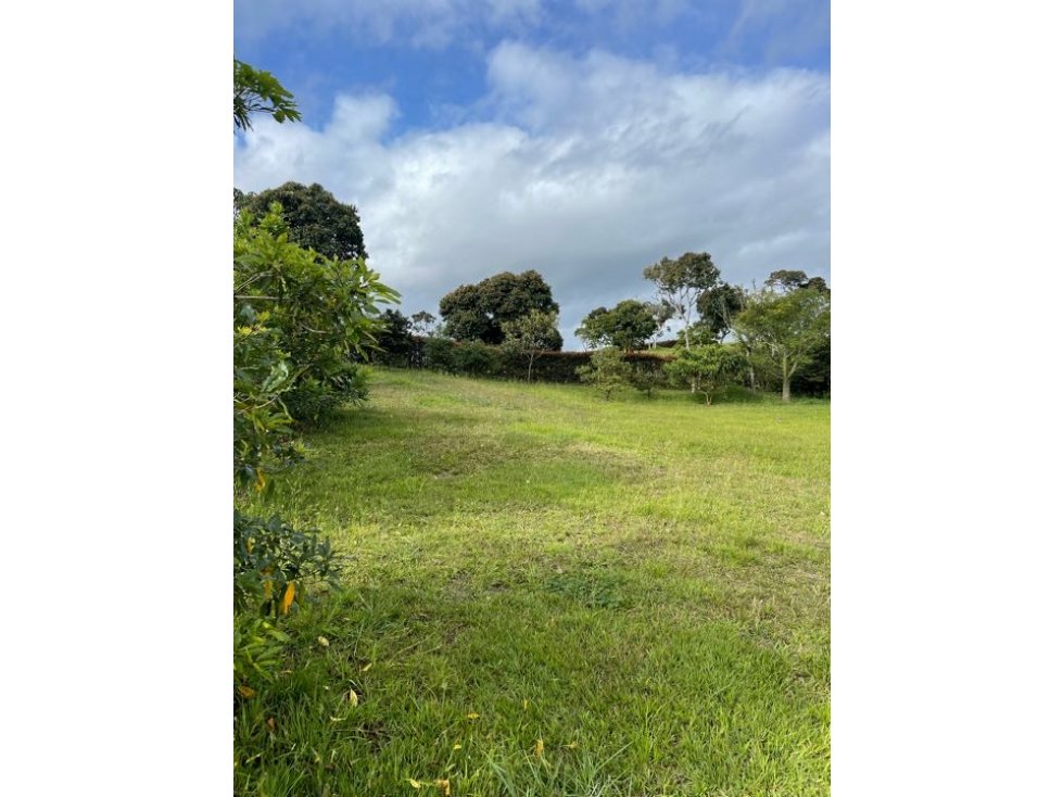 VENDO LOTE UNIDAD CERRADA CERCA AL CLUB LLANOGRANDE — foto 4