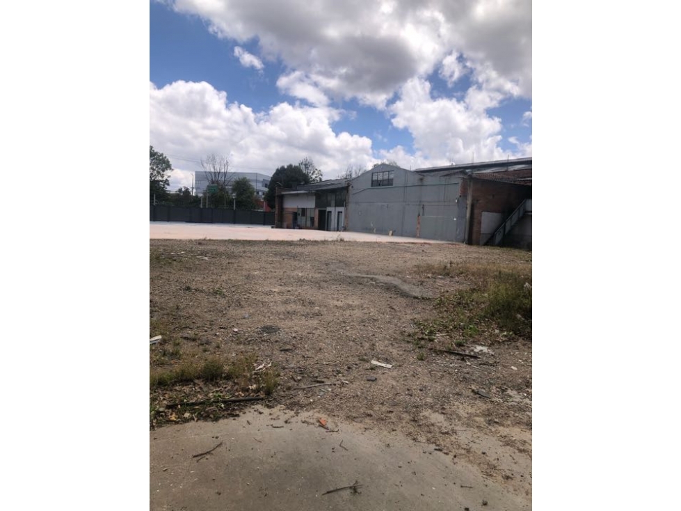 VENDO LOTE VITRINA COMERCIAL PUENTE ARANDA — foto 2