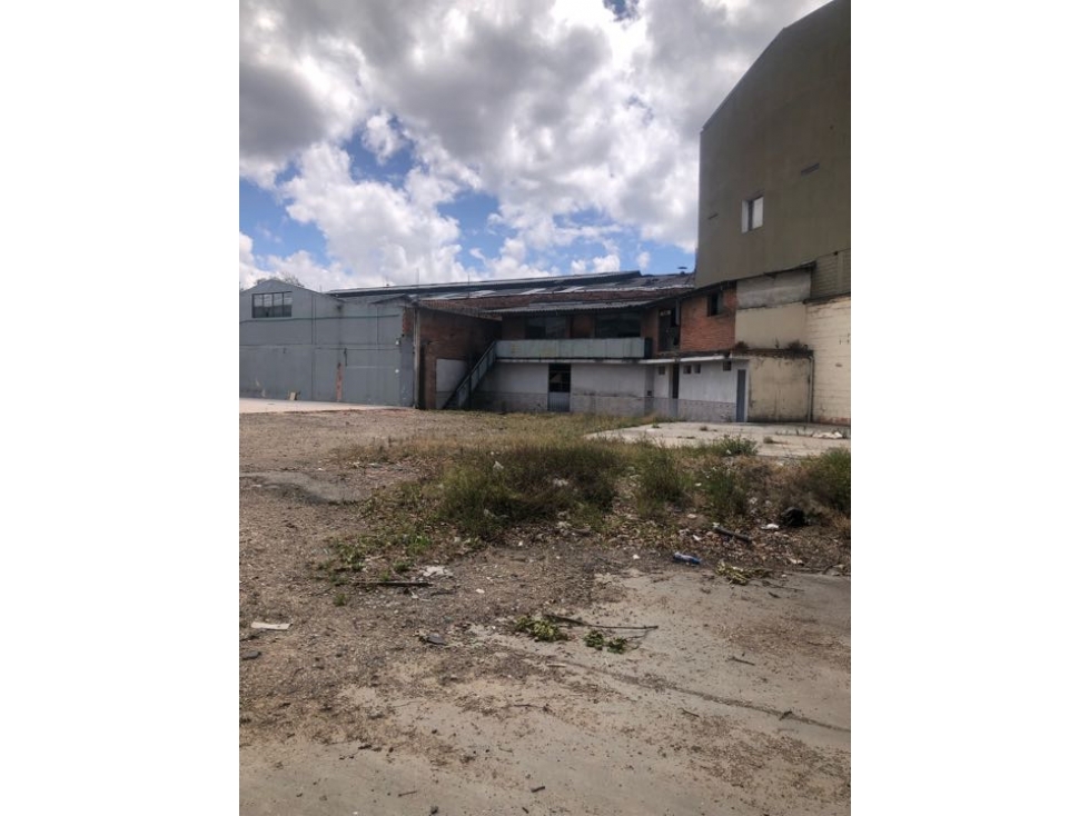 VENDO LOTE VITRINA COMERCIAL PUENTE ARANDA — foto 3