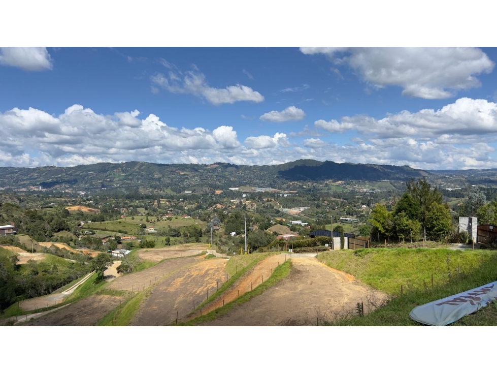 VENDO LOTES EN ALTOS DEL MANANTIAL A 5 MIN DEL AEROPUERTO JMC RIONEGRO — foto 2