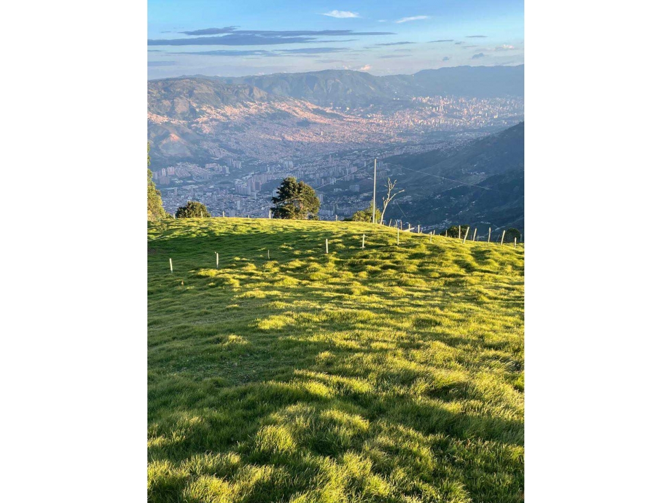 VENDO LOTES EN BELLO, CUARTAS - 6