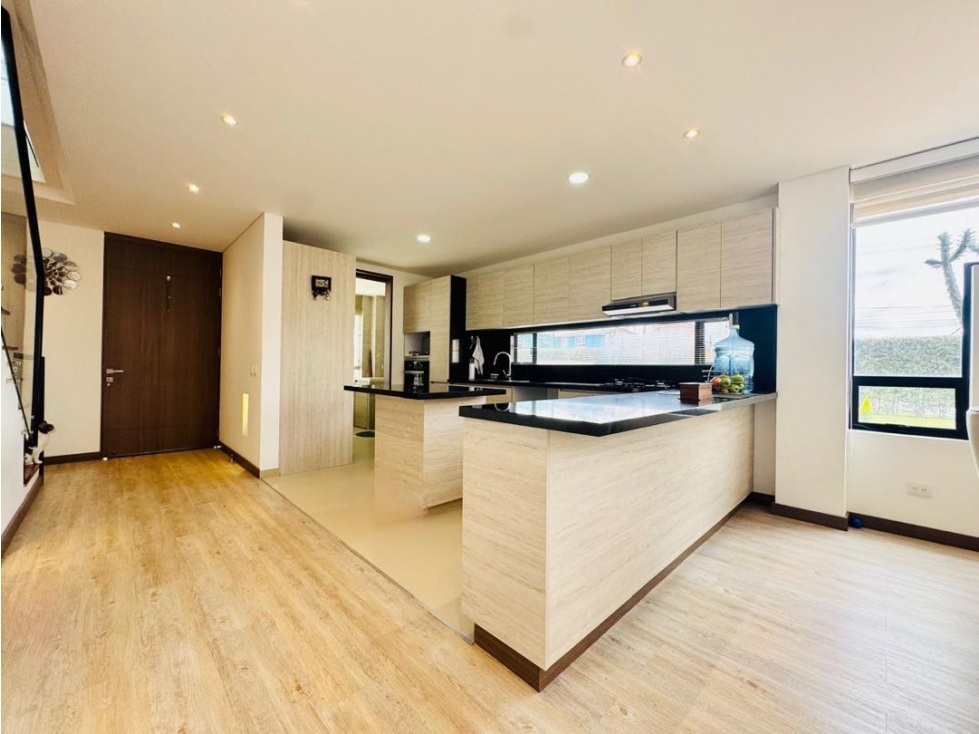 Vendo moderna casa de dos niveles sector la Floresta en chia. — foto 4