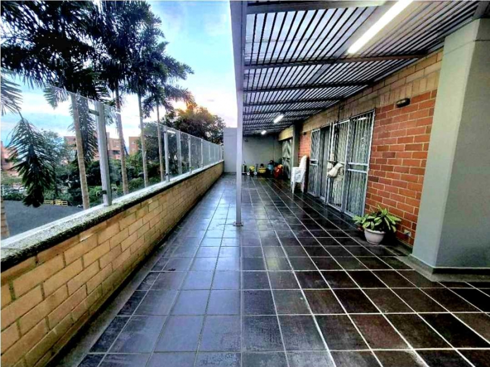 VENDO MODERNO APARTAMENTO CON GRAN TERRAZA ENVIGADO