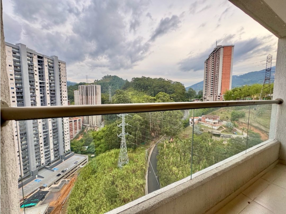 Vendo moderno apartamento con poco uso en una de las mejores ubicacion