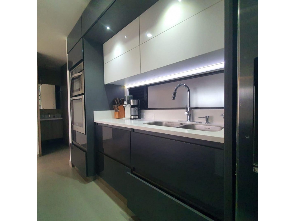 VENDO MODERNO APTO EN ENVIGADO CON VISTA A LA MONTAÑA — foto 6