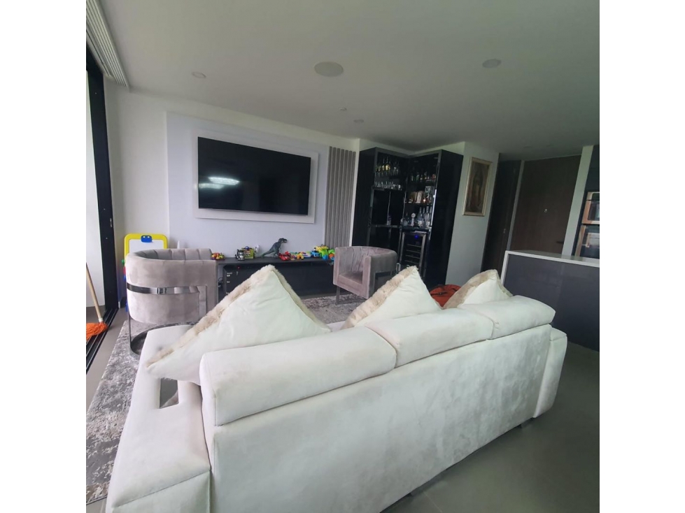 VENDO MODERNO APTO EN ENVIGADO CON VISTA A LA MONTAÑA — foto 4