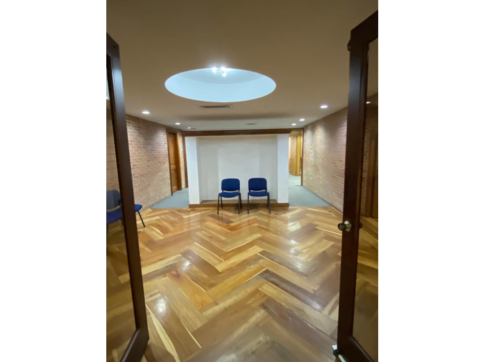 VENDO O ARRIENDO OFI 490M2 SÚPER UBICACIÓN CLL 72/9 PISO 10