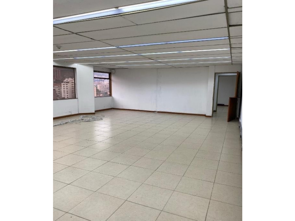 VENDO O ARRIENDO OFI EN 72 CON 9 ~ 126 M2 SÚPER UBICACION — foto 4