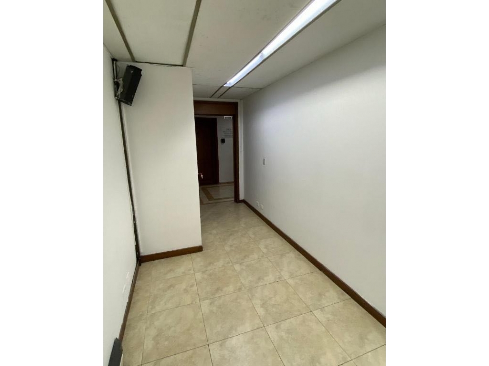 VENDO O ARRIENDO OFI EN 72 CON 9 ~ 126 M2 SÚPER UBICACION — foto 5