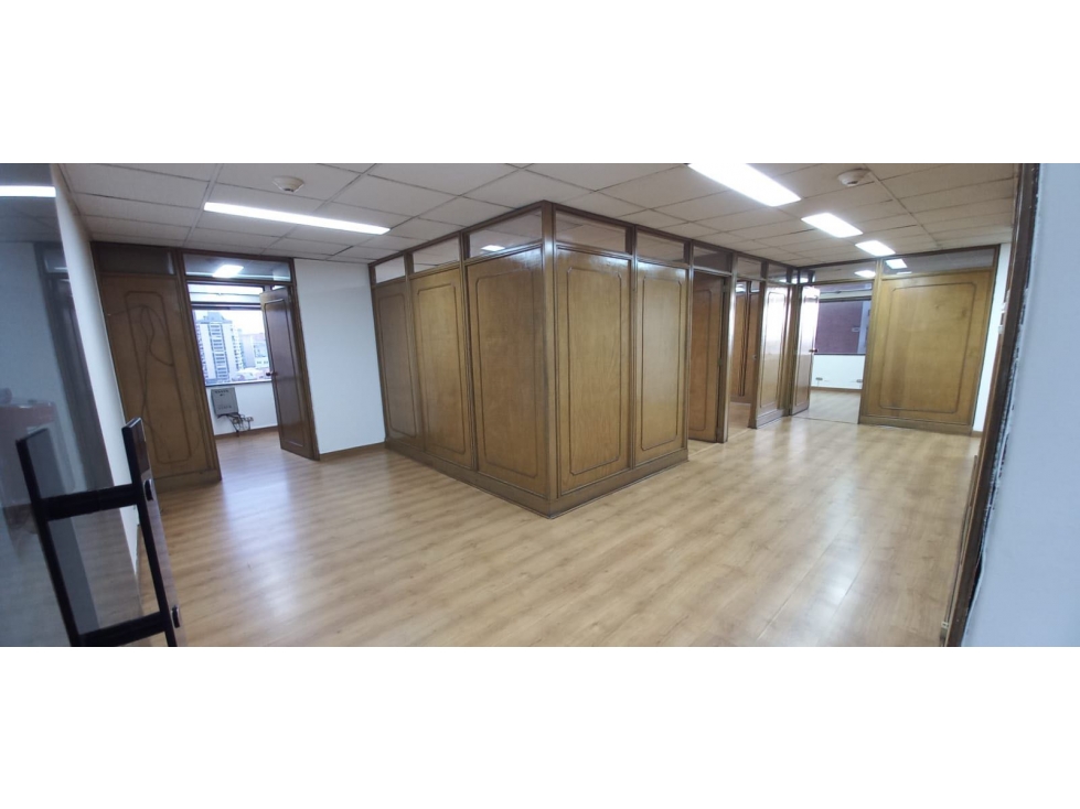 VENDO O ARRIENDO OFICINA CON UNA VISTA HERMOSA EN SAN MARTIN-BOGOTA