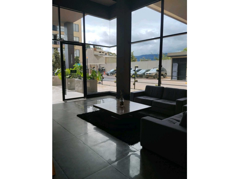 Arriendo oficina o consultorio en moderno edificio en Cajica - 1
