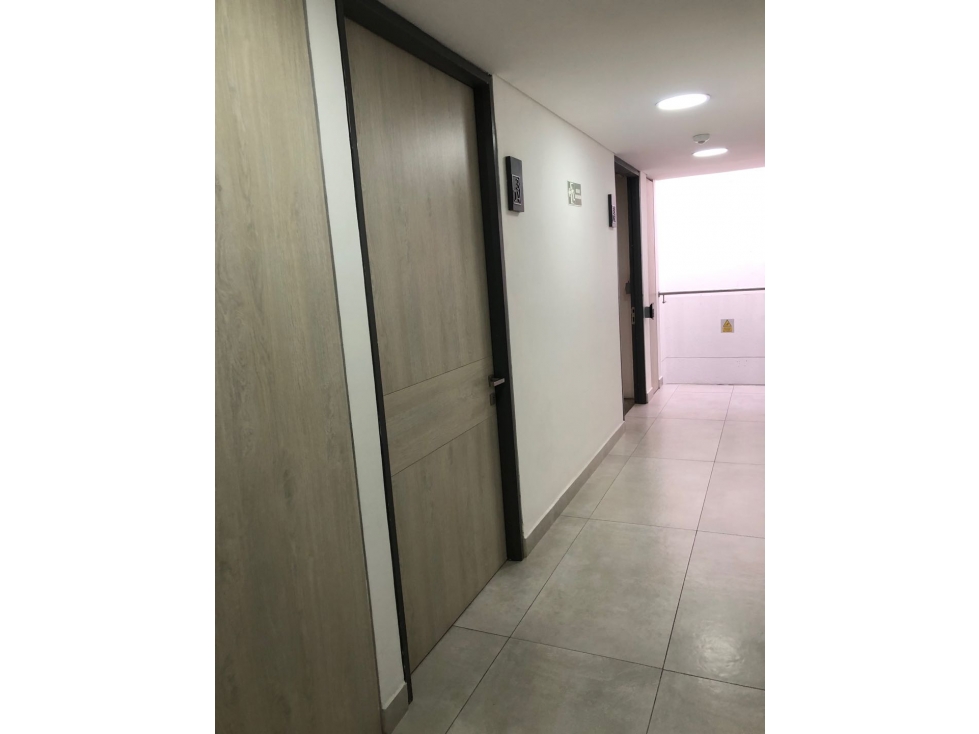 VENDO OFICINA Centro Empresarial cerca al aeropuerto el Dorado. 33m2 — foto 5