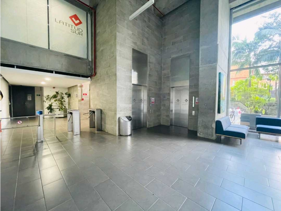 ARRIENDO OFICINA GRANDE CENTRO EMPRESARIAL. SABANETA - 2
