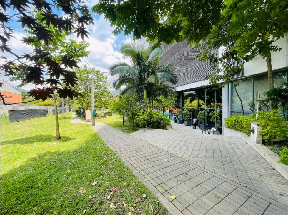ARRIENDO OFICINA GRANDE CENTRO EMPRESARIAL. SABANETA - 3