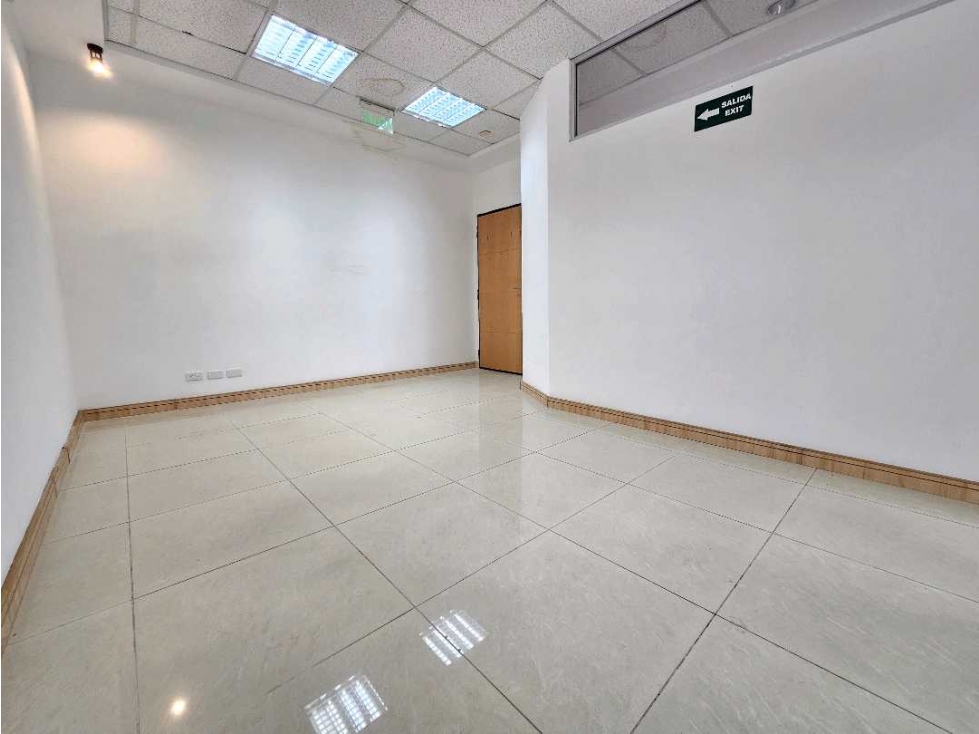 Vendo oficina edf. Platinium. av. Flavio Reyes - 6