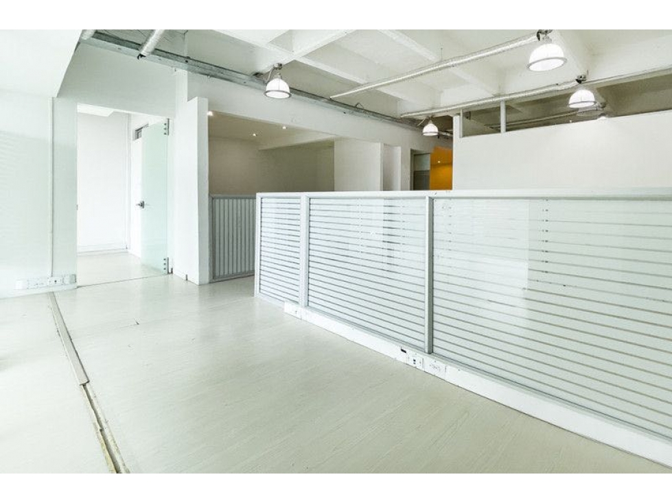 VENDO OFICINA EN CHICO NAVARRA/CC