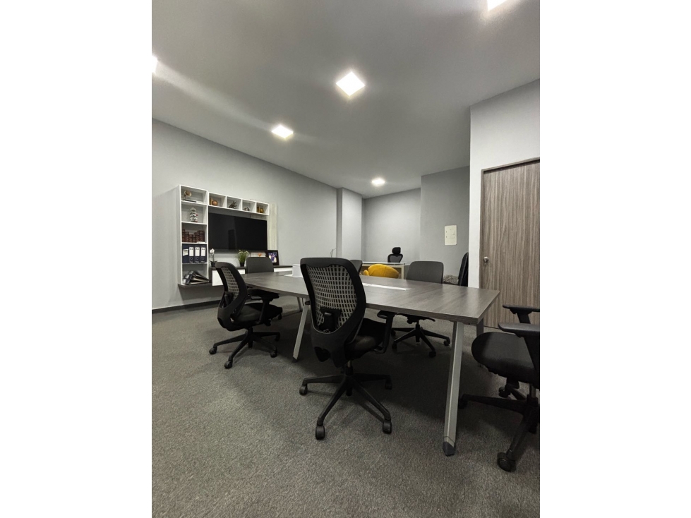ARRIENDO oficina AMOBLADA en edificio TITANIUM — foto 2