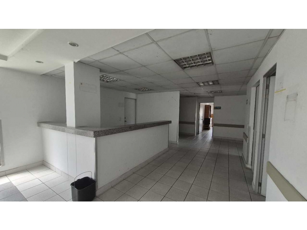 VENDO EDIFICIO INSTITUCIONAL 5.500M2 8 PISOS - TEUSAQUILLO