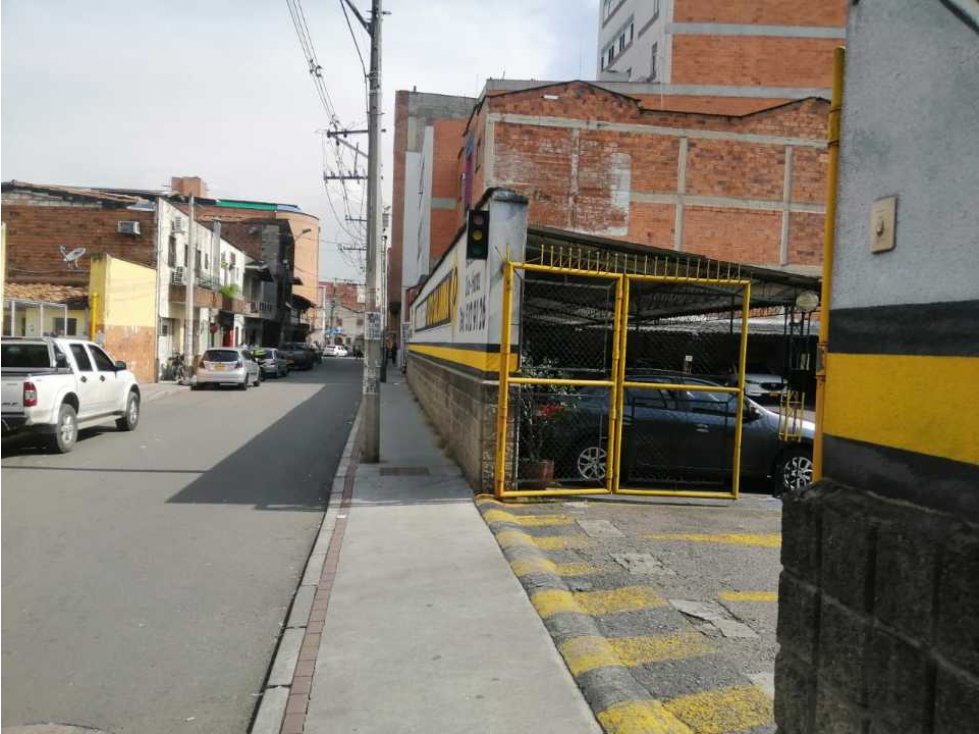 Vendo parqueadero y 3 locales comerciales centro de Medellín — foto 4